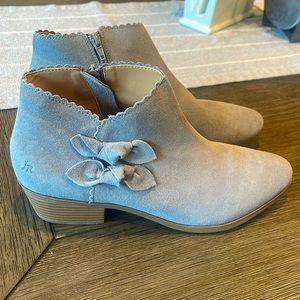 Brand new Jack Rogers ankle booties - gray with side bow detail
